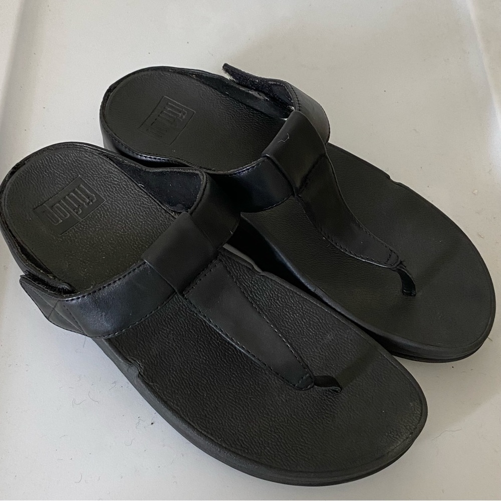 Fit Flop Mina Black Sandals